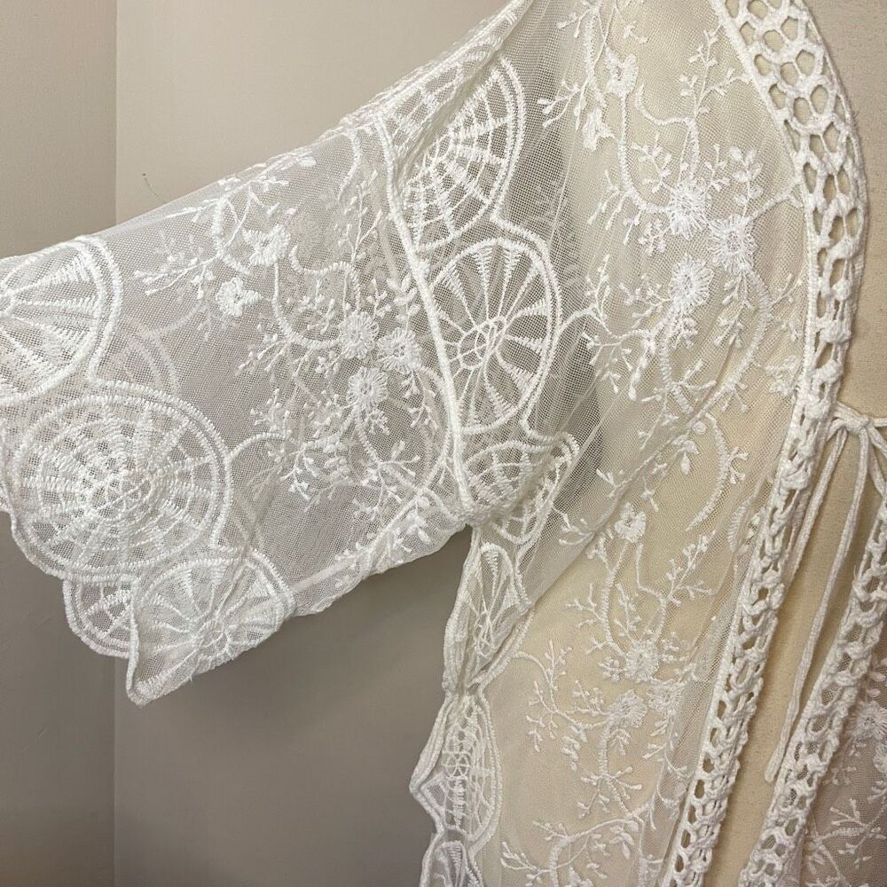 CAL STYLE Boutique Lace‎ Embroidered Kimono, Large - Picture 6 of 13